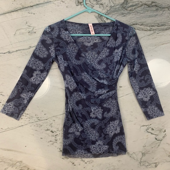 Beautiful patterned blouse - Picture 1 of 3